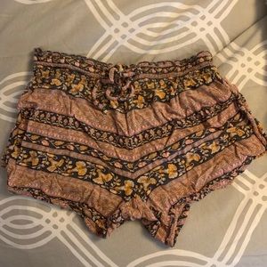 American Eagle flowy shorts